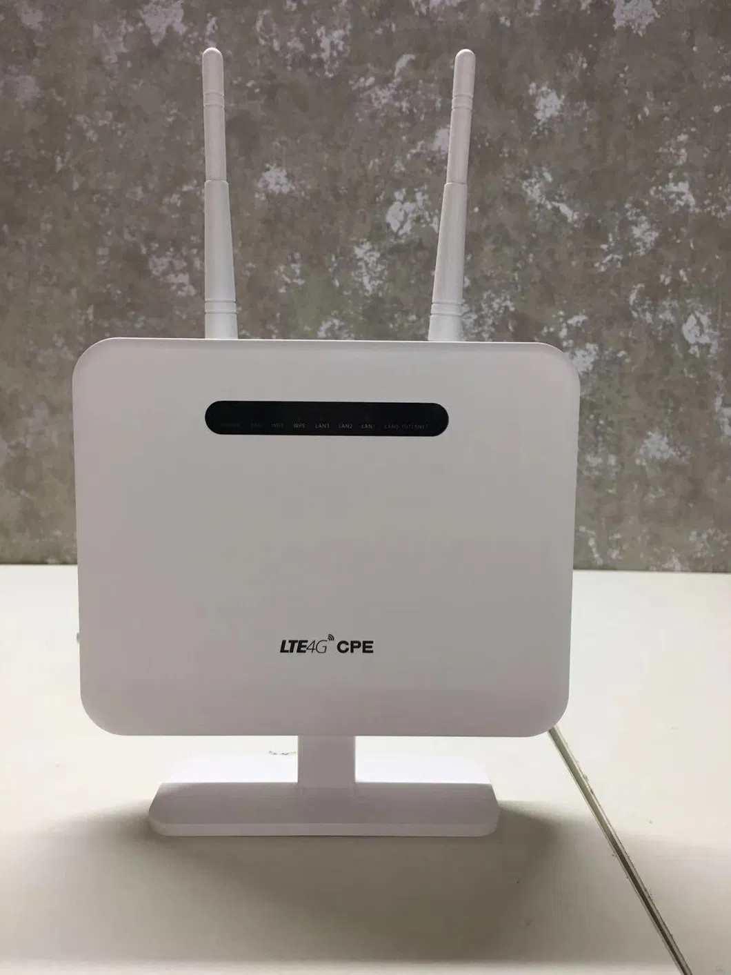 4 Antenna Gigabit 4G CPE 2.4GHz&5.8GHz Wireless Dual-Band WiFi Router for 32 Devices