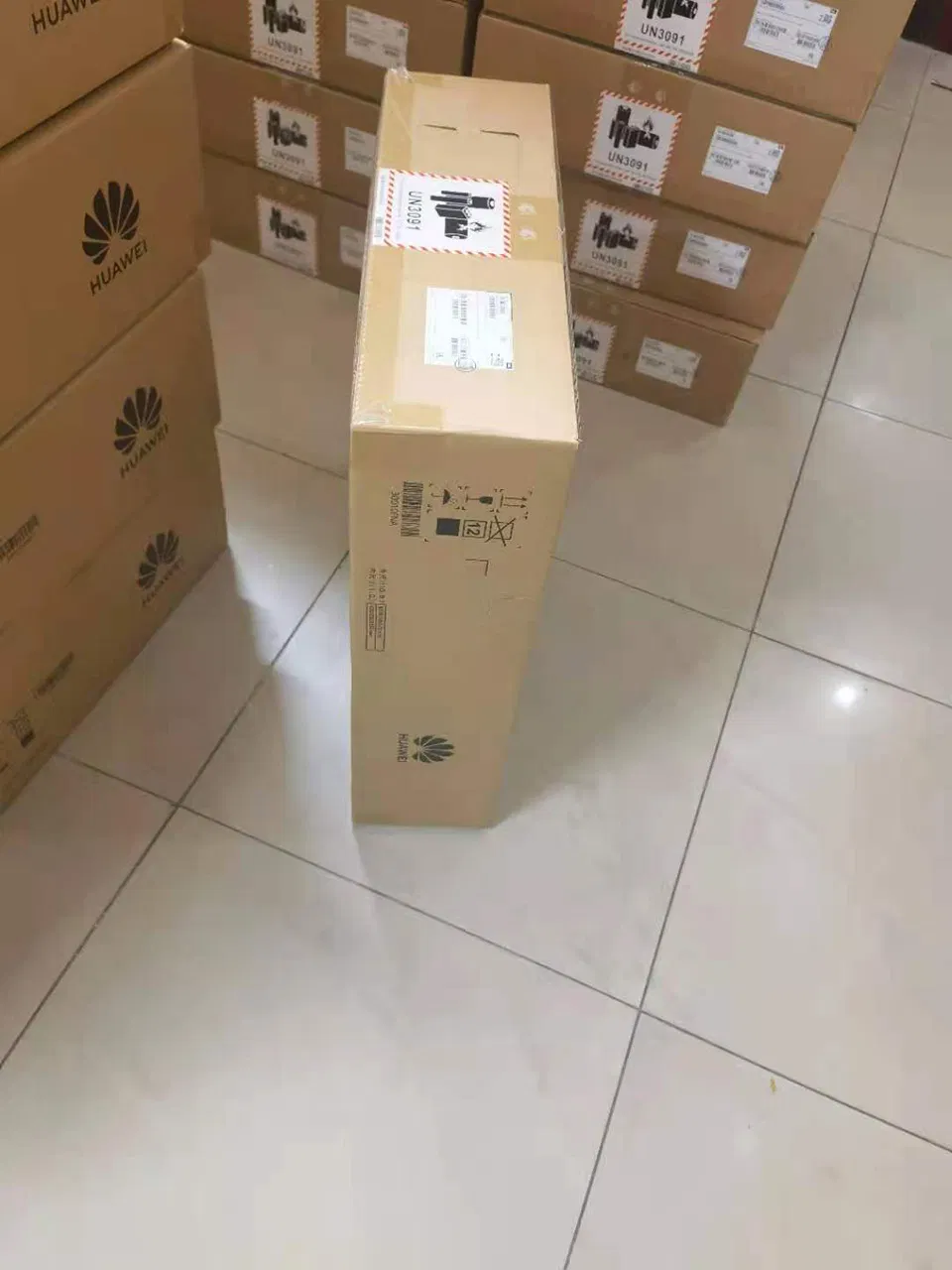 Cloudengine S5732-H48um2cc Hua -Wei 48-Hole 10 Gigabit Switch 4 X 25g Optical + 2 40g Optical Poe + Multi-Rate Switch