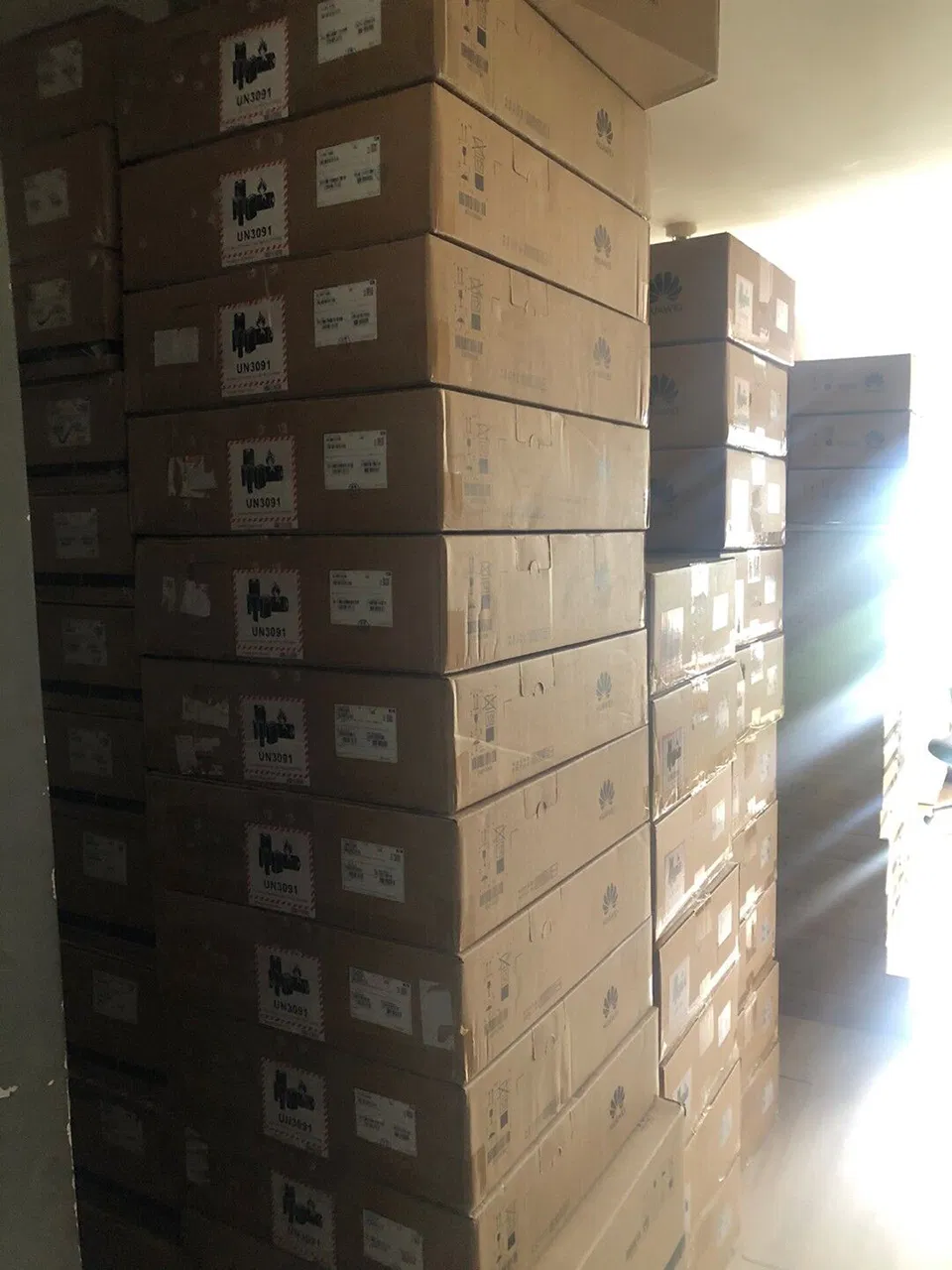 Cloudengine S5732-H48um2cc Hua -Wei 48-Hole 10 Gigabit Switch 4 X 25g Optical + 2 40g Optical Poe + Multi-Rate Switch